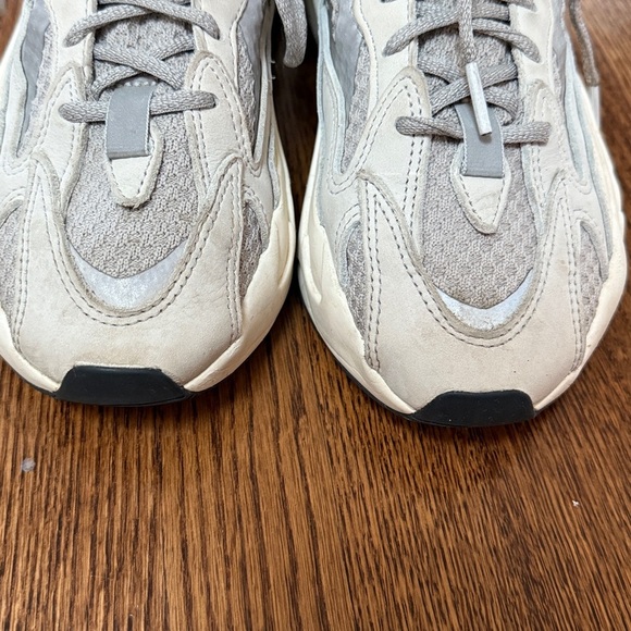 Yeezy Boost 700 V2 Static - Picture 3 of 13